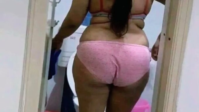 গরম মিল্ফের অন্তরঙ্গ বাথরুমের অভিজ্ঞতা।