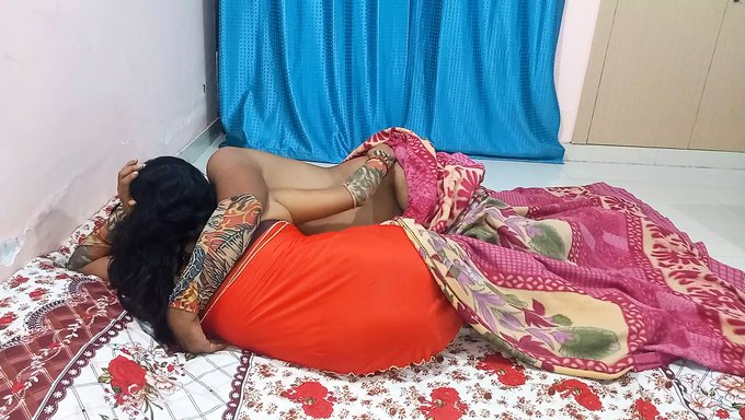 ভারতীয় বেবস রানি এবং ডার্লিং একটি হট লেসবিয়ান এনকাউন্টার করছেন! আসুন দেখি কি হয়েছে!