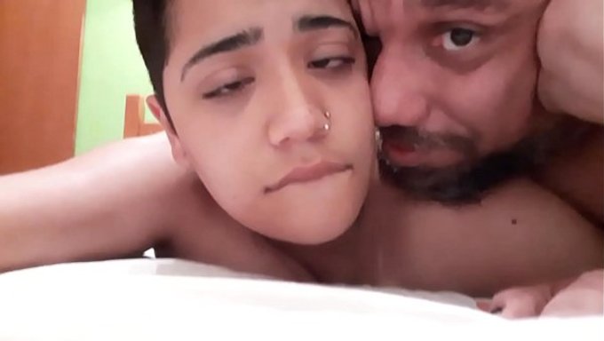 টাইট পাছায় শক্তিশালী ভাইব্রেটর ঢুকিয়ে চরম অর্গাজম।