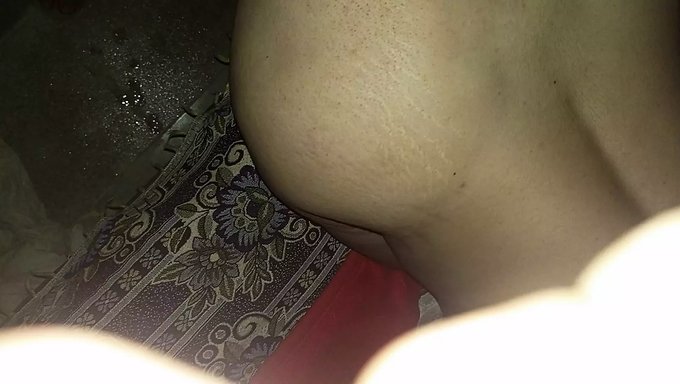 কলেজ কোয়েড গোপন ক্যামেরায় নকলি হয়ে যায়