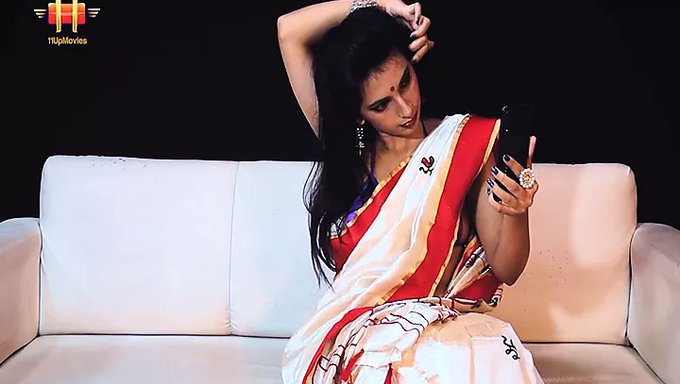 যুবক ভারতীয় মেয়ে সেন্সুয়াল ফিঙ্গারিং দিয়ে অর্গাস্ম পৌঁছেছে