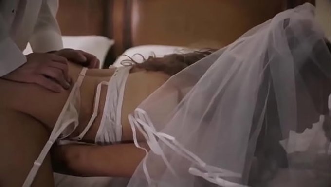 নববিবাহিত দম্পতির গরম এবং বাষ্পীয় সেশন